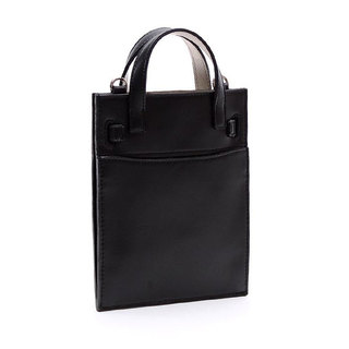 ADMJ ナッパブロッサム 2WAY フラットモバイルポーチ エーディーエムジェイ 24SS01023 NERO(BLACK)|ADMJ ナッパブロッサム ラムレザー 2WAY フラット モバイルポーチ エーディーエムジェイ 24SS01023 ミニバッグ ジェンダーレス 縦型 スマホポーチ 高級感 ラグジュアリー 上品 背面