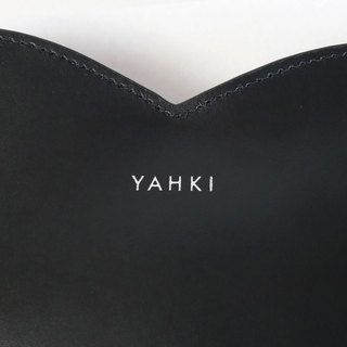 YAHKI ヤーキ ハート クラッチ W FACEレザー YH-641 BLACK(ブラック)|ヤーキ YAHKI ポーチ クラッチ ハート 床革 バッグ ミニバッグ 箔押しロゴ