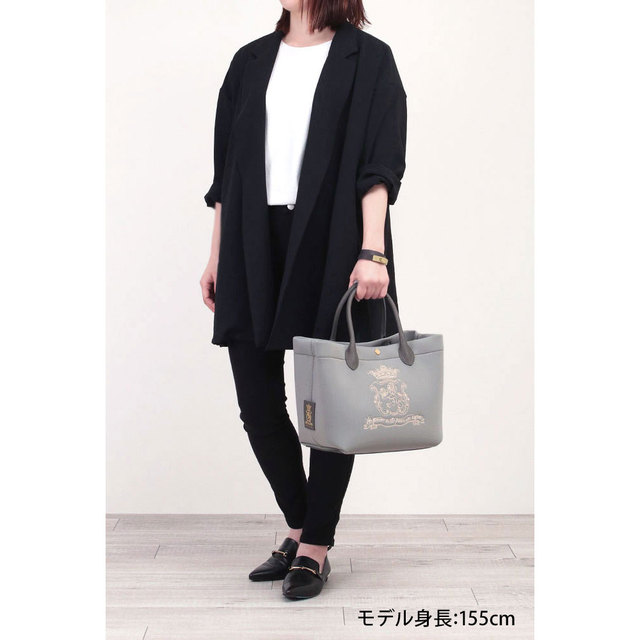 ADMJ バッグ マジックライト ステッチ刺しゅう トートM 25cm エーディーエムジェイ 24SA01013A NEGRO/CELESTE |  jolisacweb